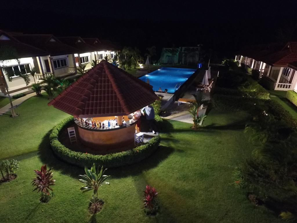 Phuket Airport Villa Ban Bo Han 外观 照片