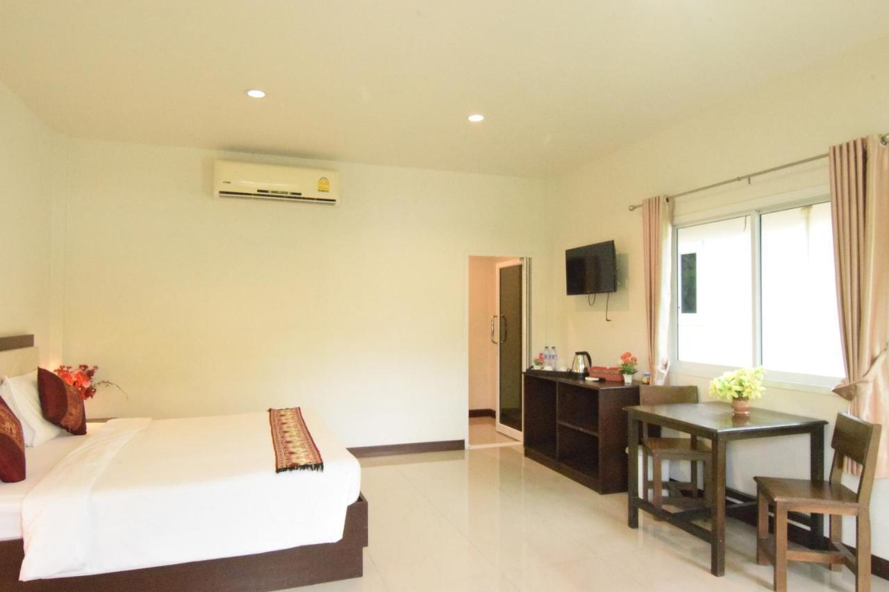 Phuket Airport Villa Ban Bo Han 外观 照片