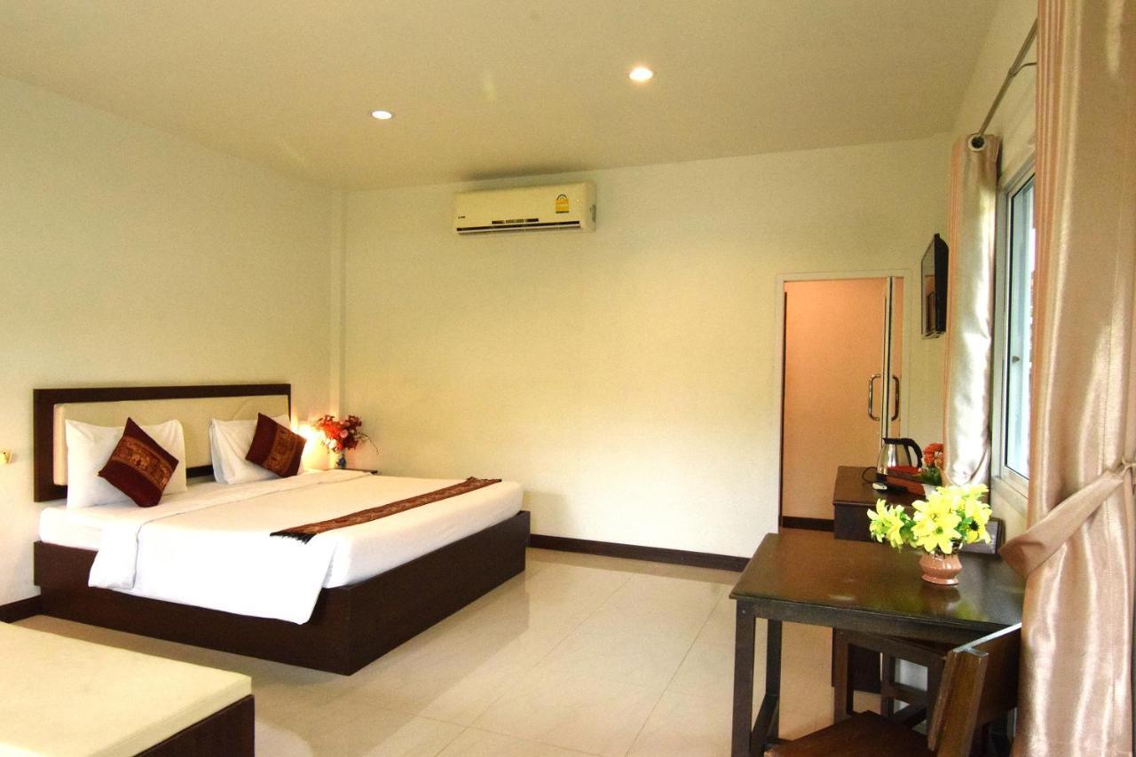 Phuket Airport Villa Ban Bo Han 外观 照片
